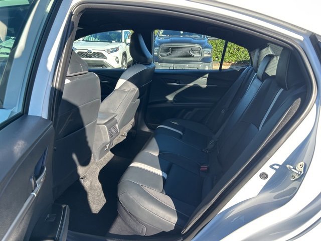 Used 2025 Toyota Camry SE image 14