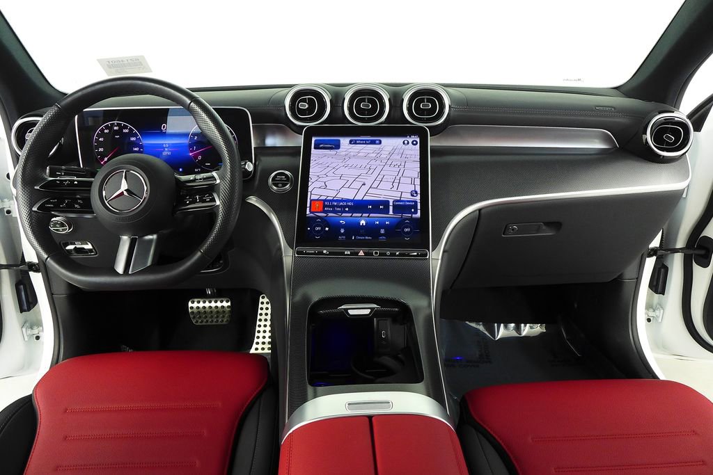 Used 2024 Mercedes-Benz GLC 300 4MATIC image 25