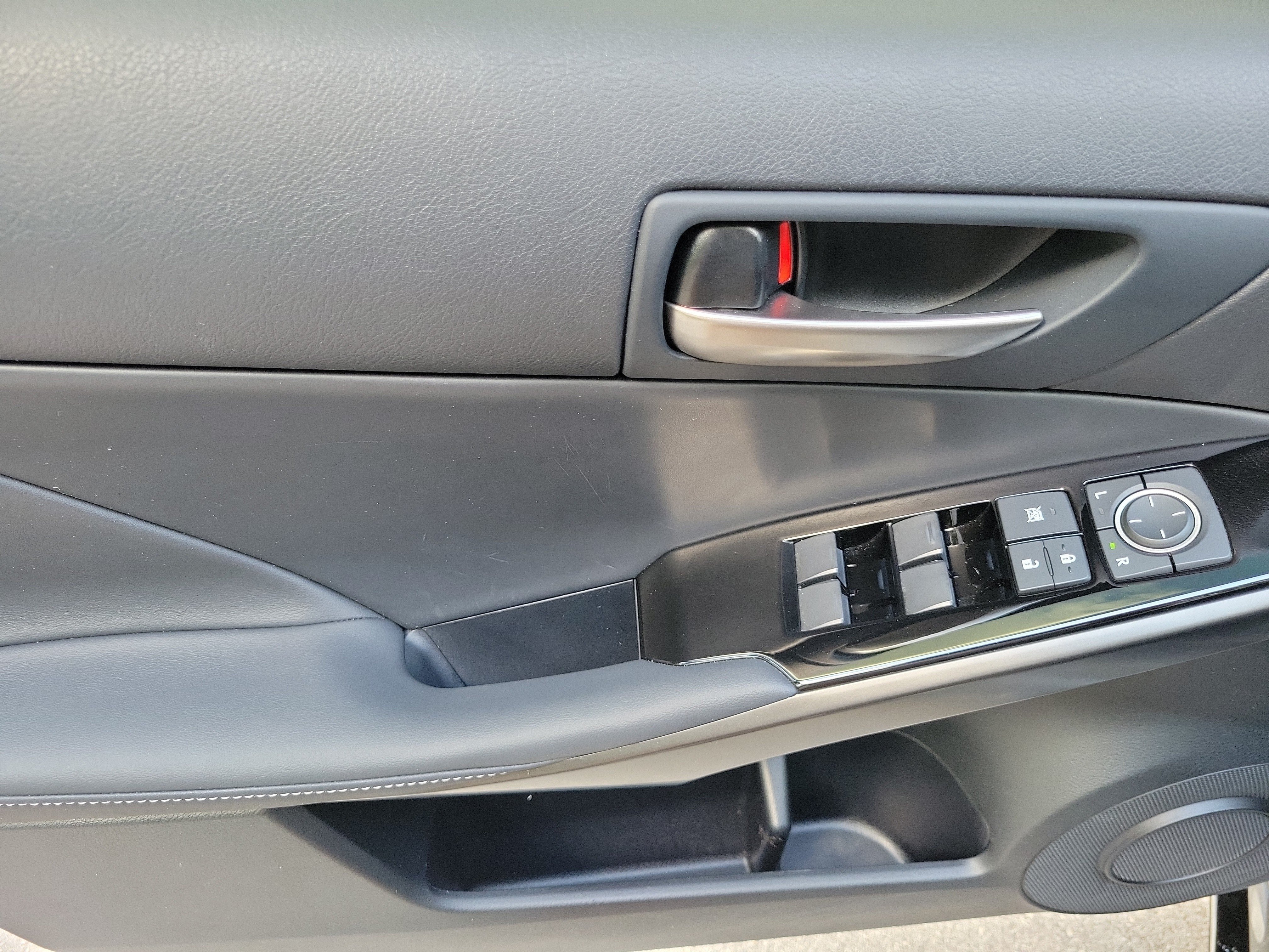 Used 2024 Lexus IS 350 F Sport w/ Accessory Package 2 RWD image 17