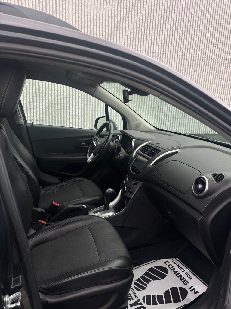 Used 2016 Chevrolet Trax LT w/ LT Convenience Package image 13