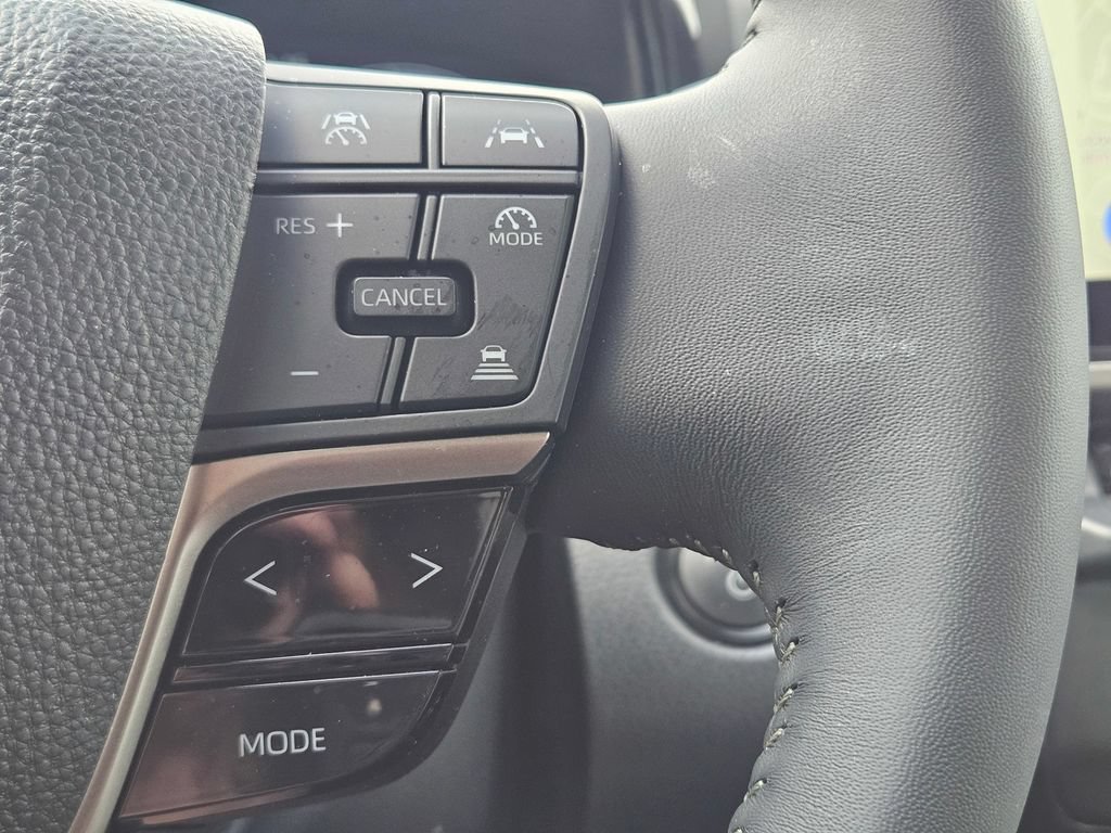 Used 2026 Toyota Camry XLE FWD image 25