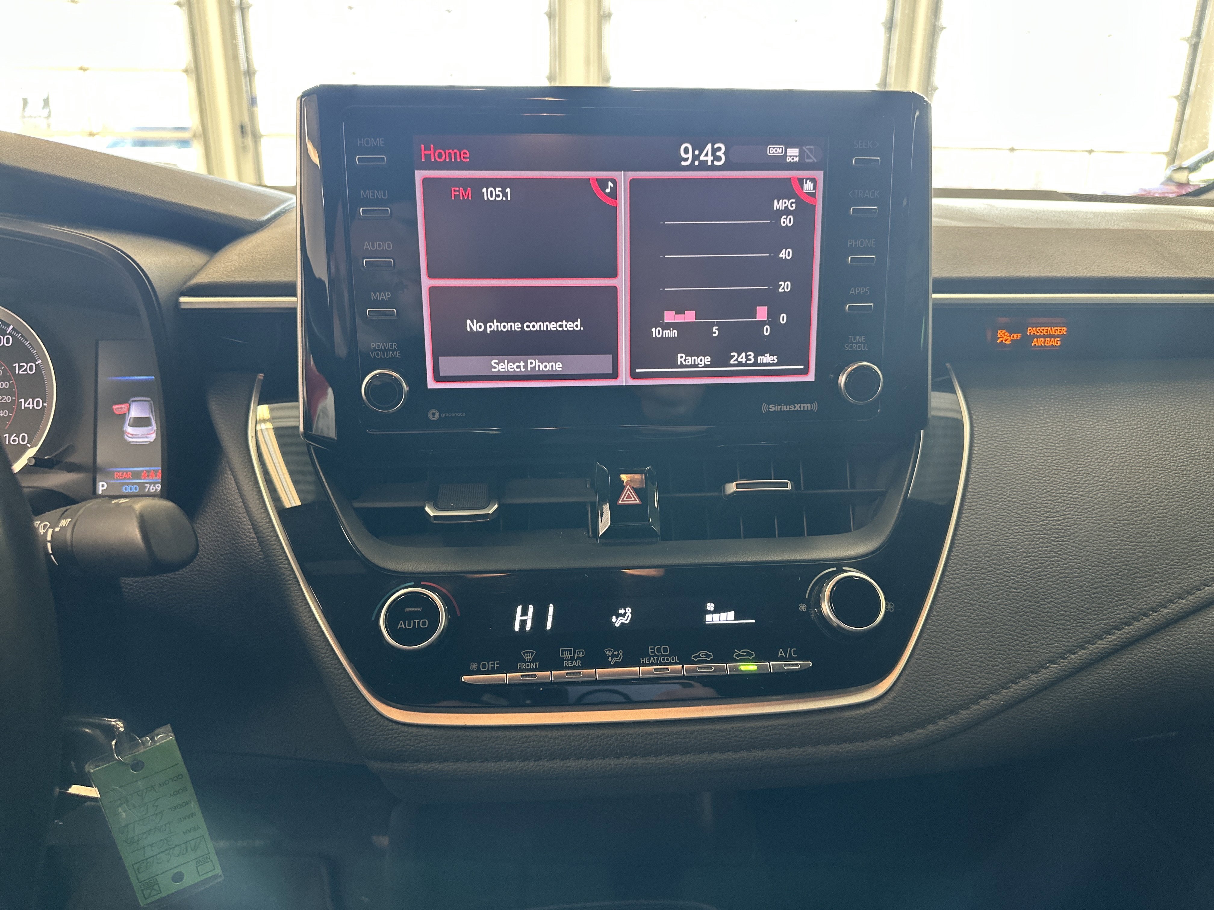 Used 2021 Toyota Corolla SE w/ Carpet Mat Package (TMS) image 3