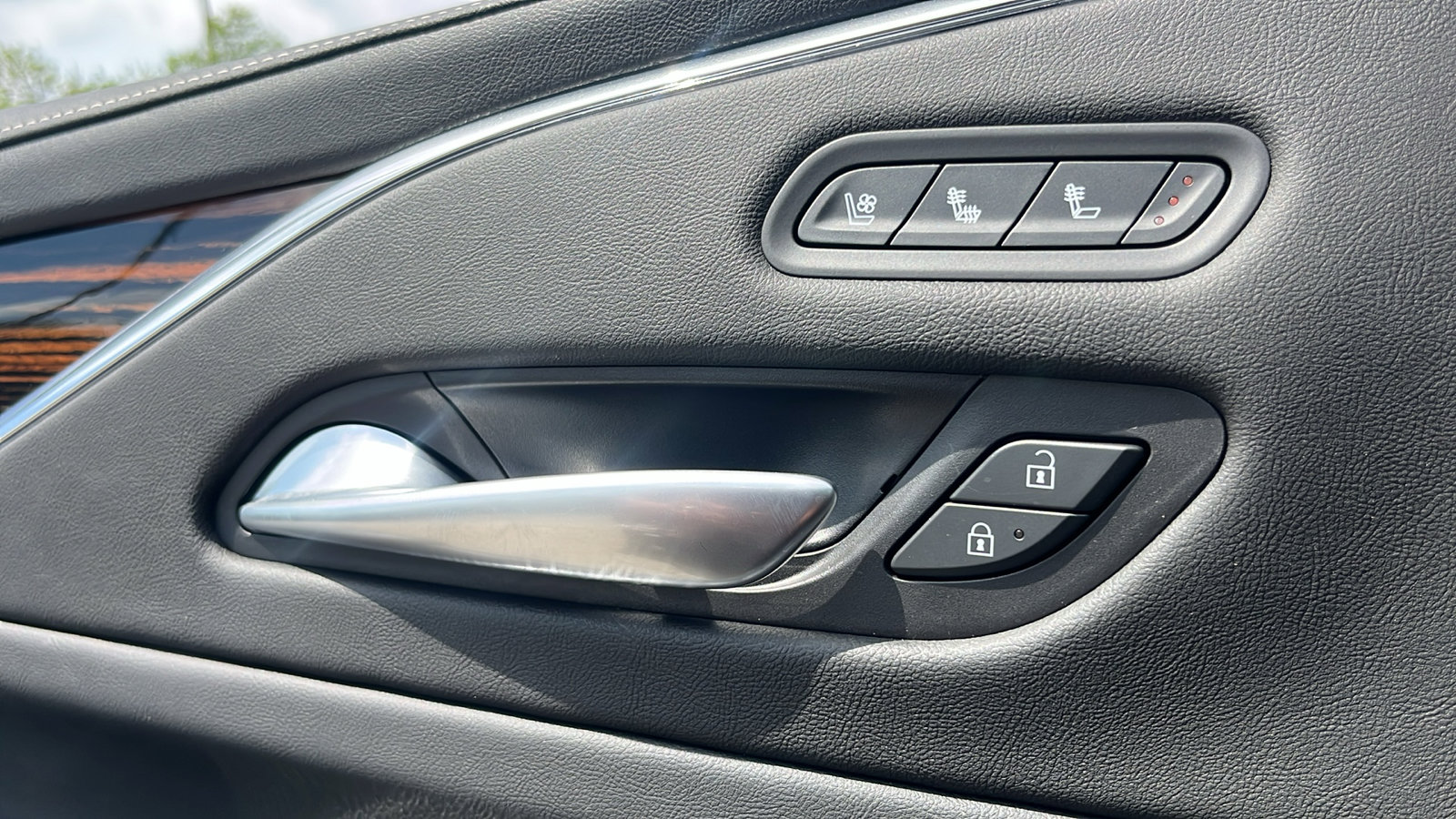 New 2024 Cadillac Escalade Premium Luxury image 14