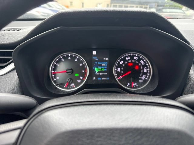 Used 2022 Toyota RAV4 LE FWD image 11