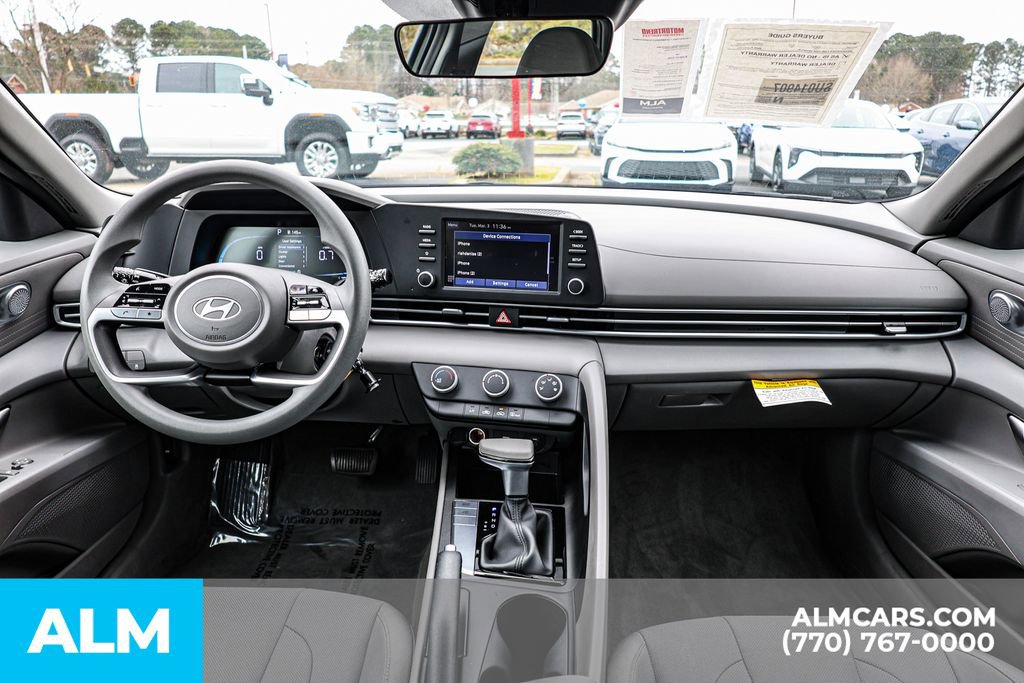 Used 2025 Hyundai Elantra SE FWD image 28
