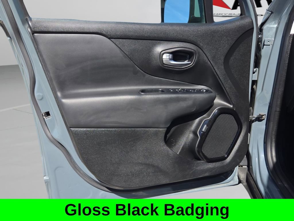 Used 2018 Jeep Renegade Altitude w/ UConnect 8.4 Nav Group image 12