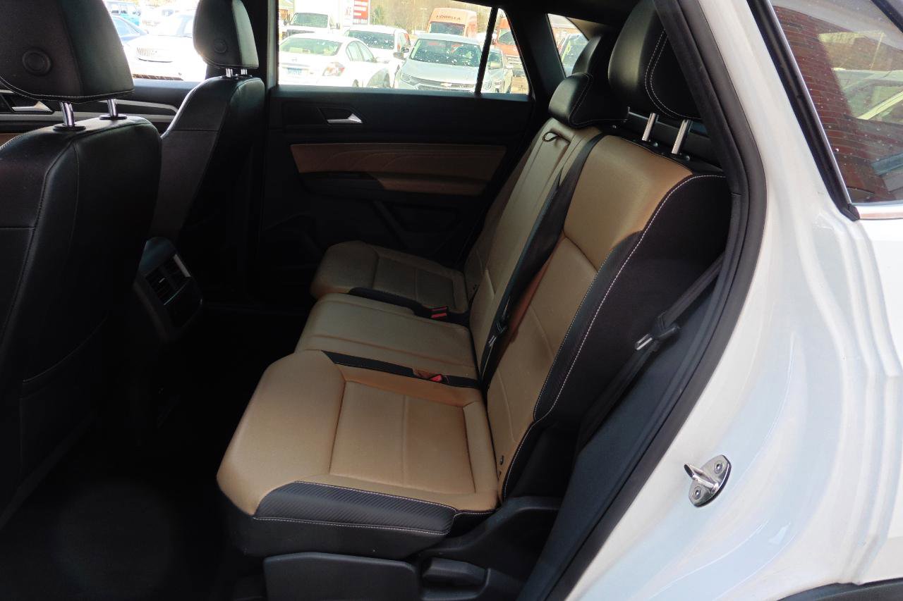 Used 2022 Volkswagen Atlas Cross Sport SE image 11