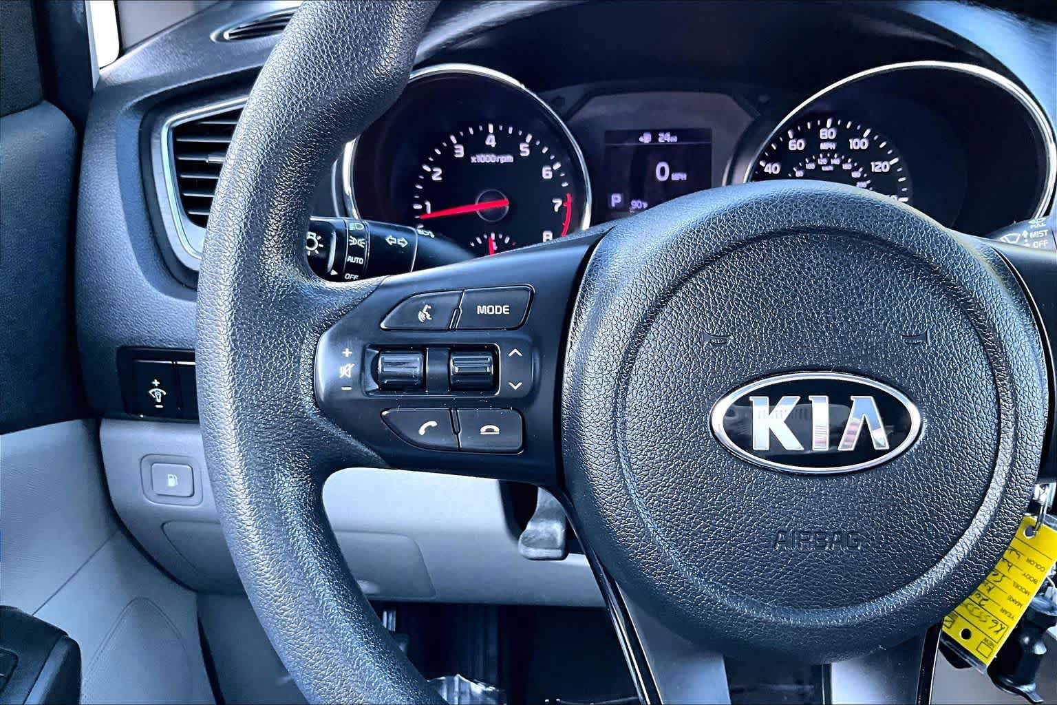 Used 2019 Kia Sedona LX FWD image 23