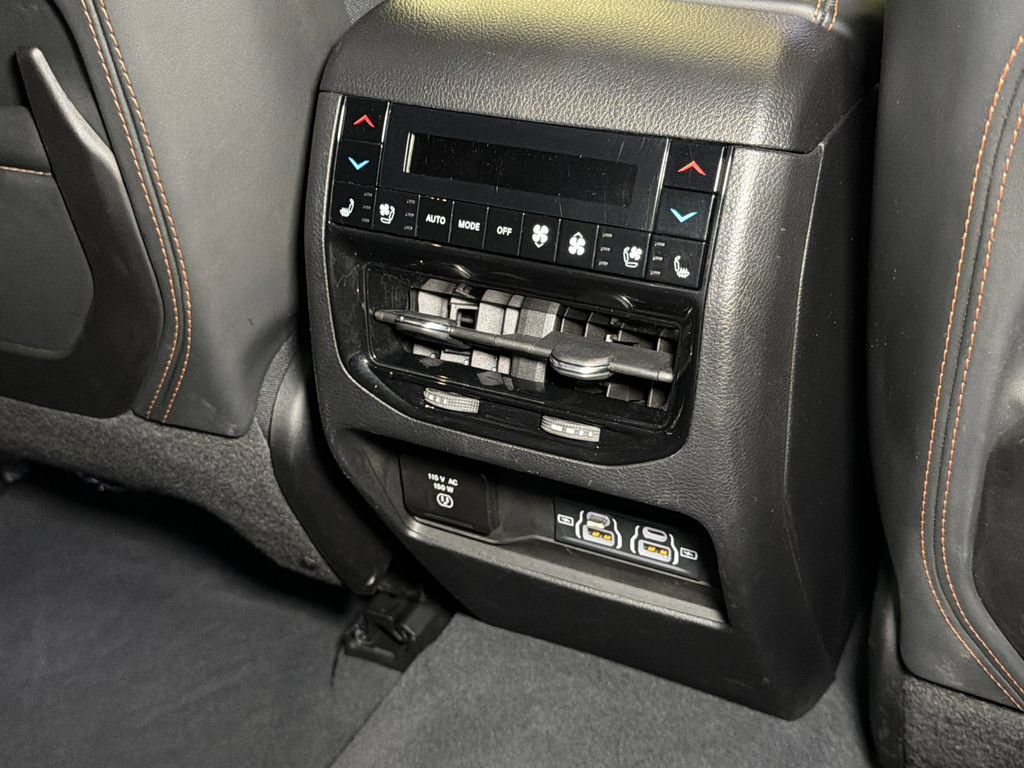 Used 2022 Jeep Grand Cherokee Summit AWD/4WD image 18