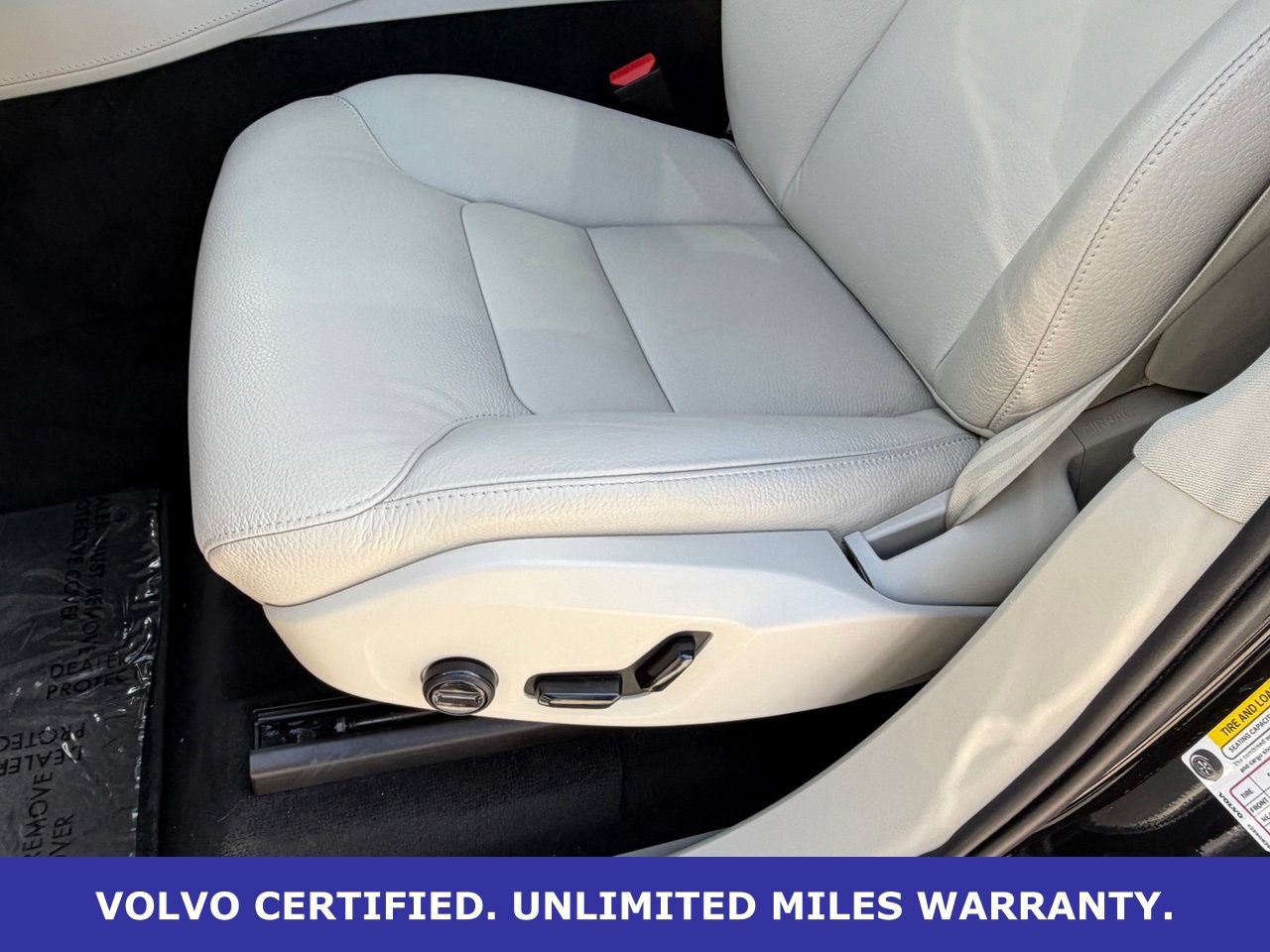 Certified 2025 Volvo XC90 B5 Core w/ Protection Package Premier AWD/4WD image 30