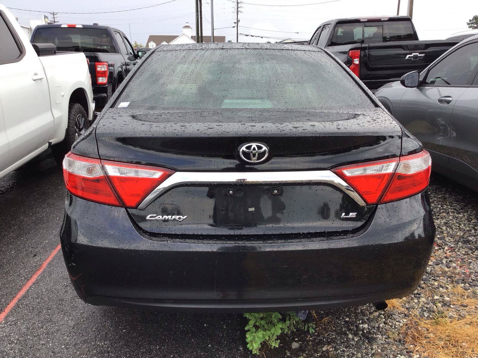 Used 2015 Toyota Camry LE FWD image 3
