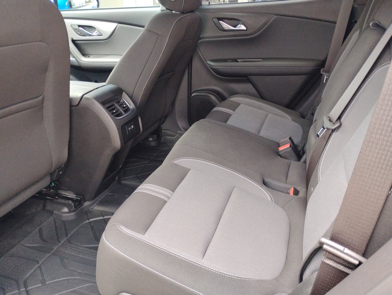 Used 2024 Chevrolet Blazer LT w/ Convenience Package FWD image 26