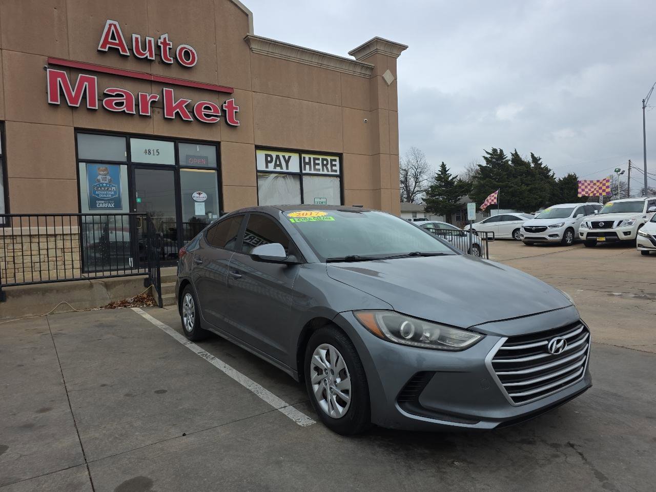 Used 2017 Hyundai Elantra SE image 3