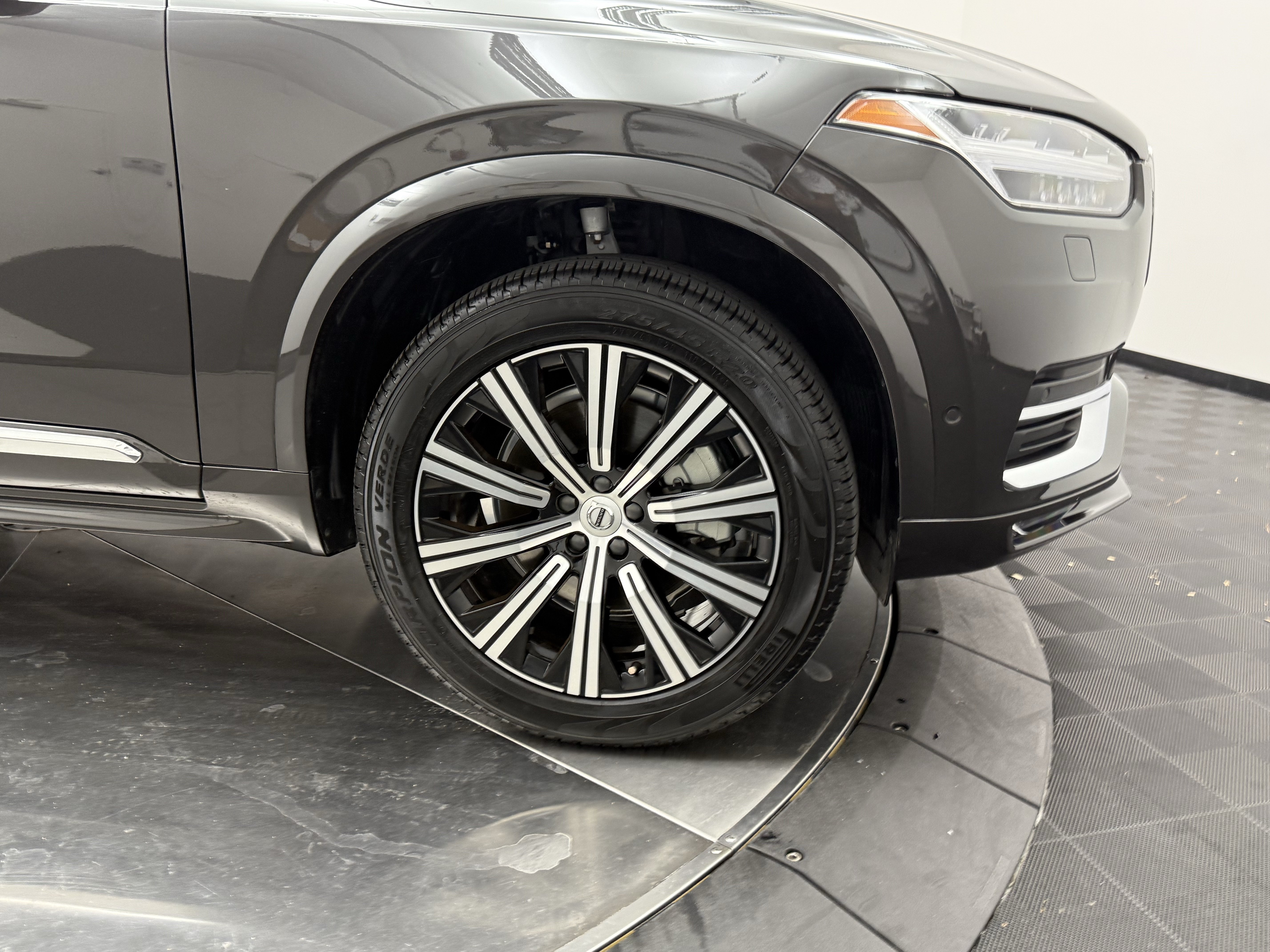 Certified 2024 Volvo XC90 B6 Plus AWD/4WD image 9