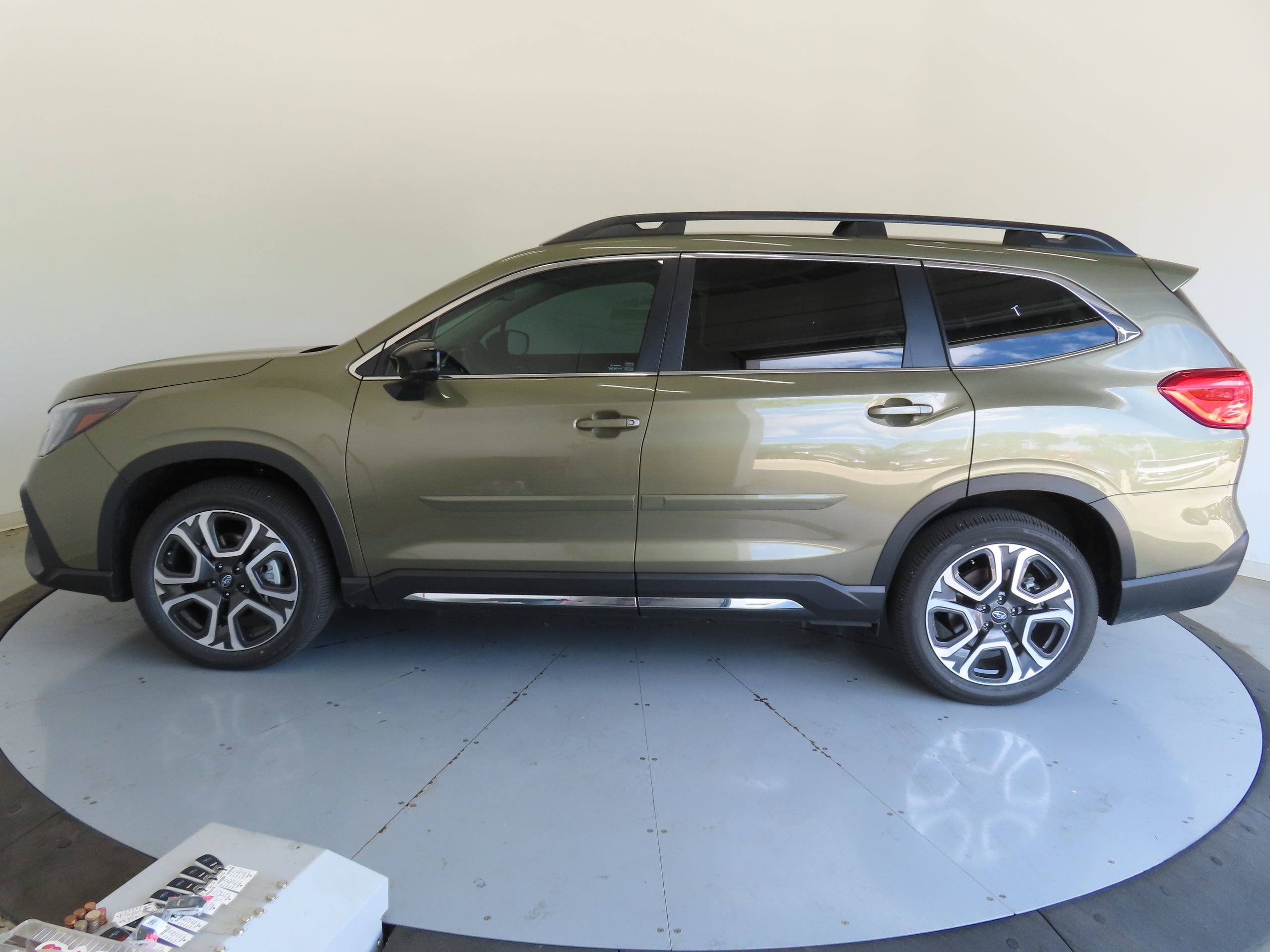 New 2026 Subaru Ascent Limited image 9