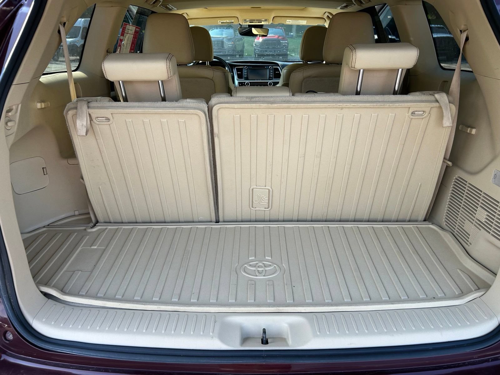 Used 2018 Toyota Highlander XLE AWD/4WD image 30