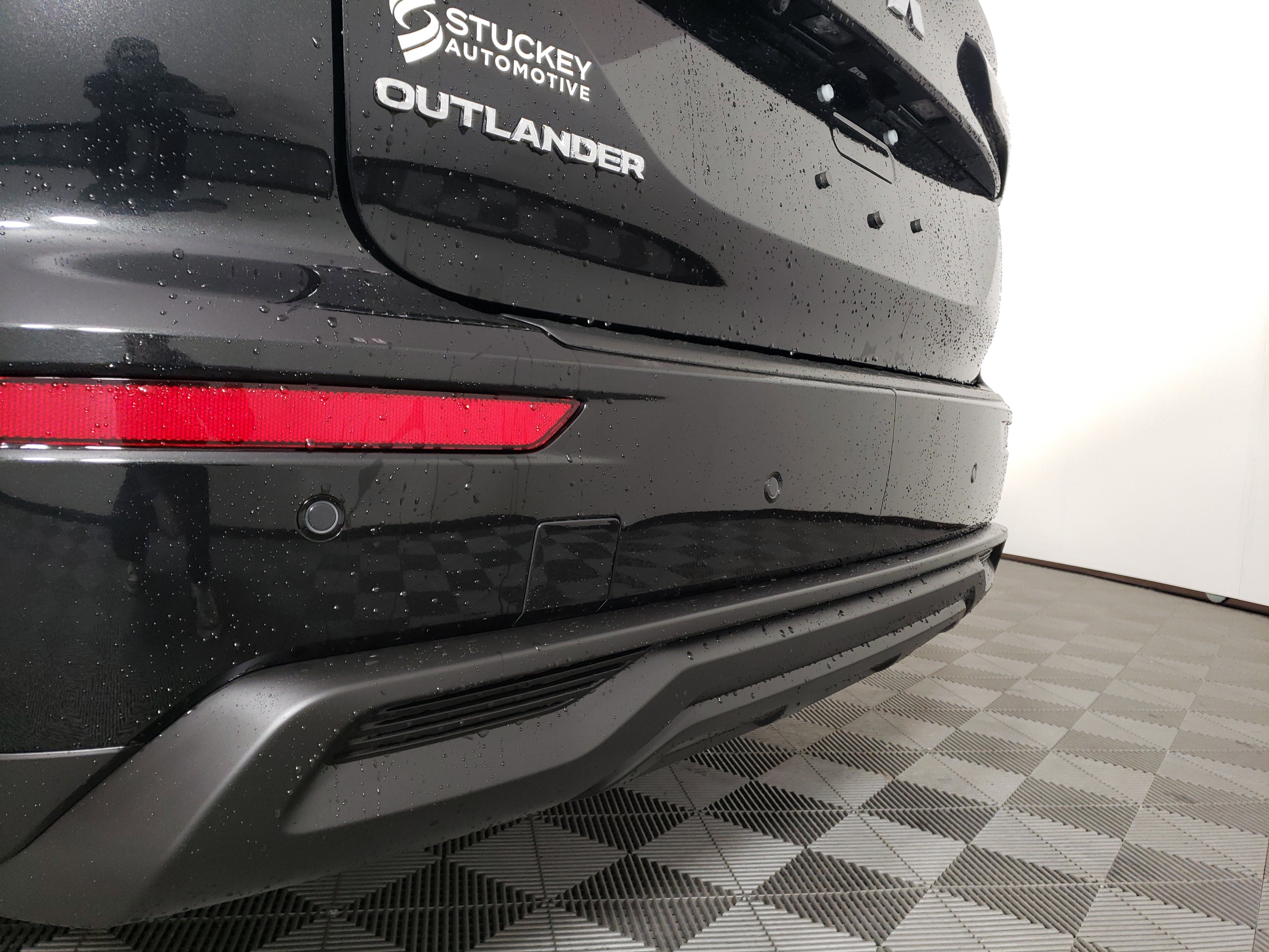 New 2026 Mitsubishi Outlander ES image 6