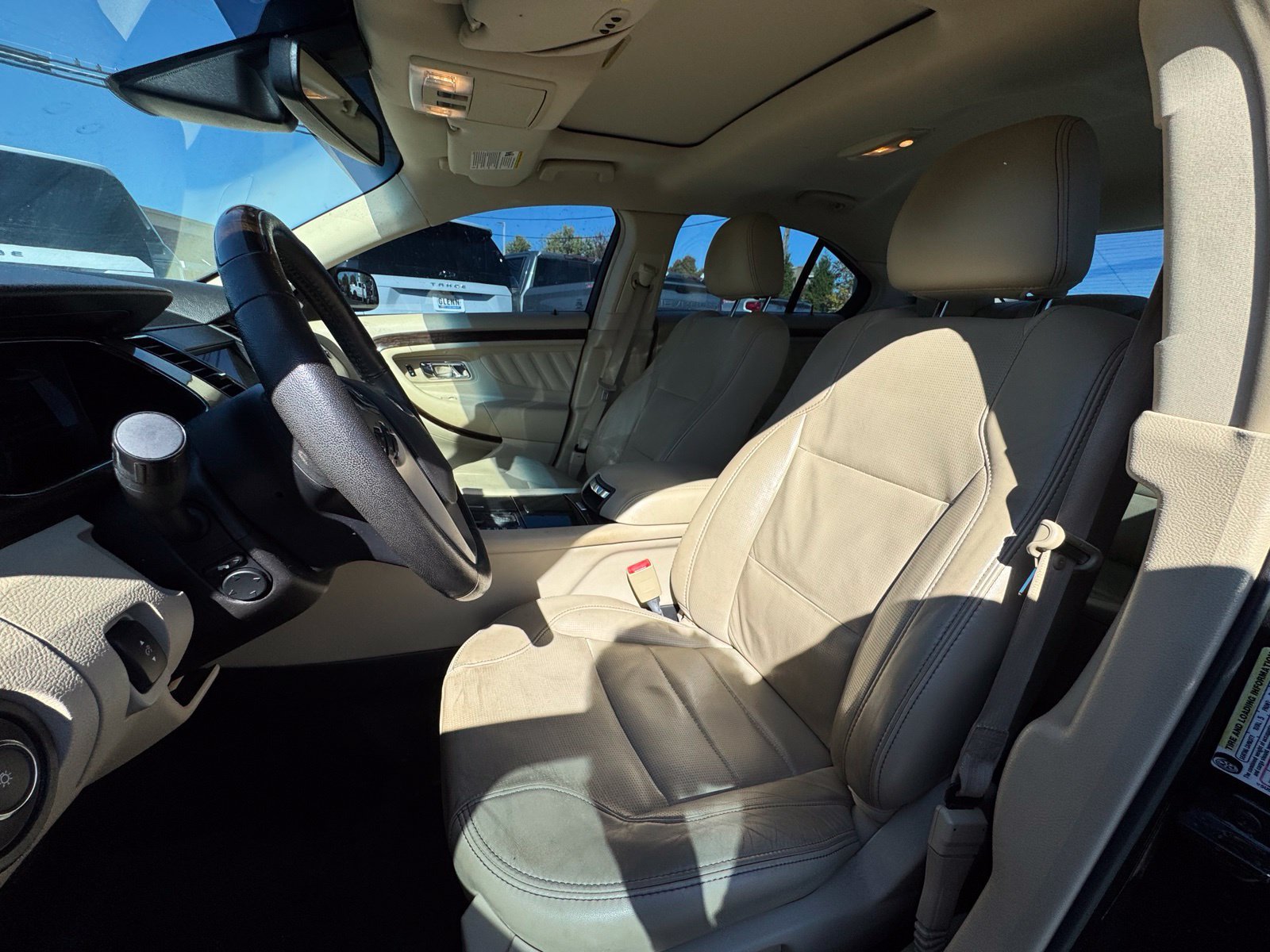 Used 2017 Ford Taurus Limited FWD image 13