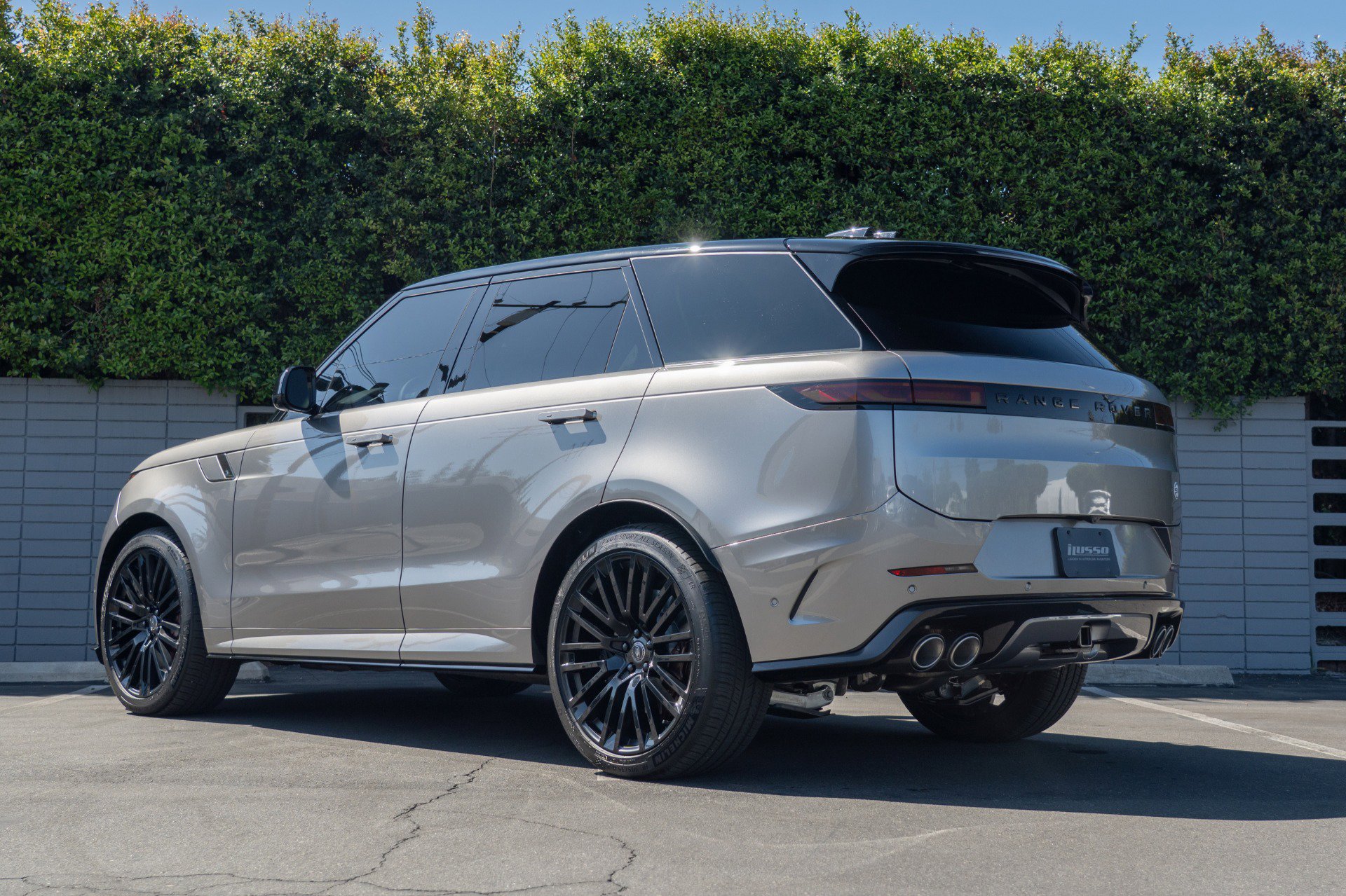 Used 2024 Land Rover Range Rover Sport image 32