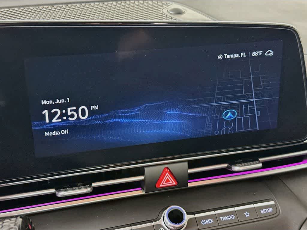 Used 2024 Hyundai Elantra SEL FWD image 16