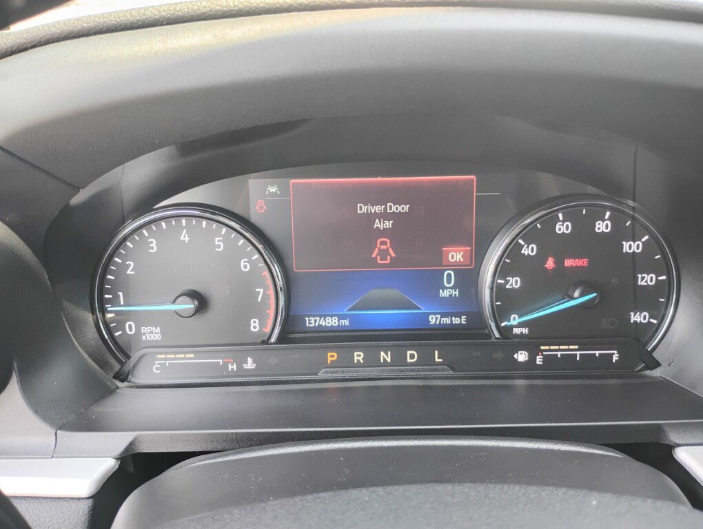 Used 2022 Ford Explorer XLT AWD/4WD image 16