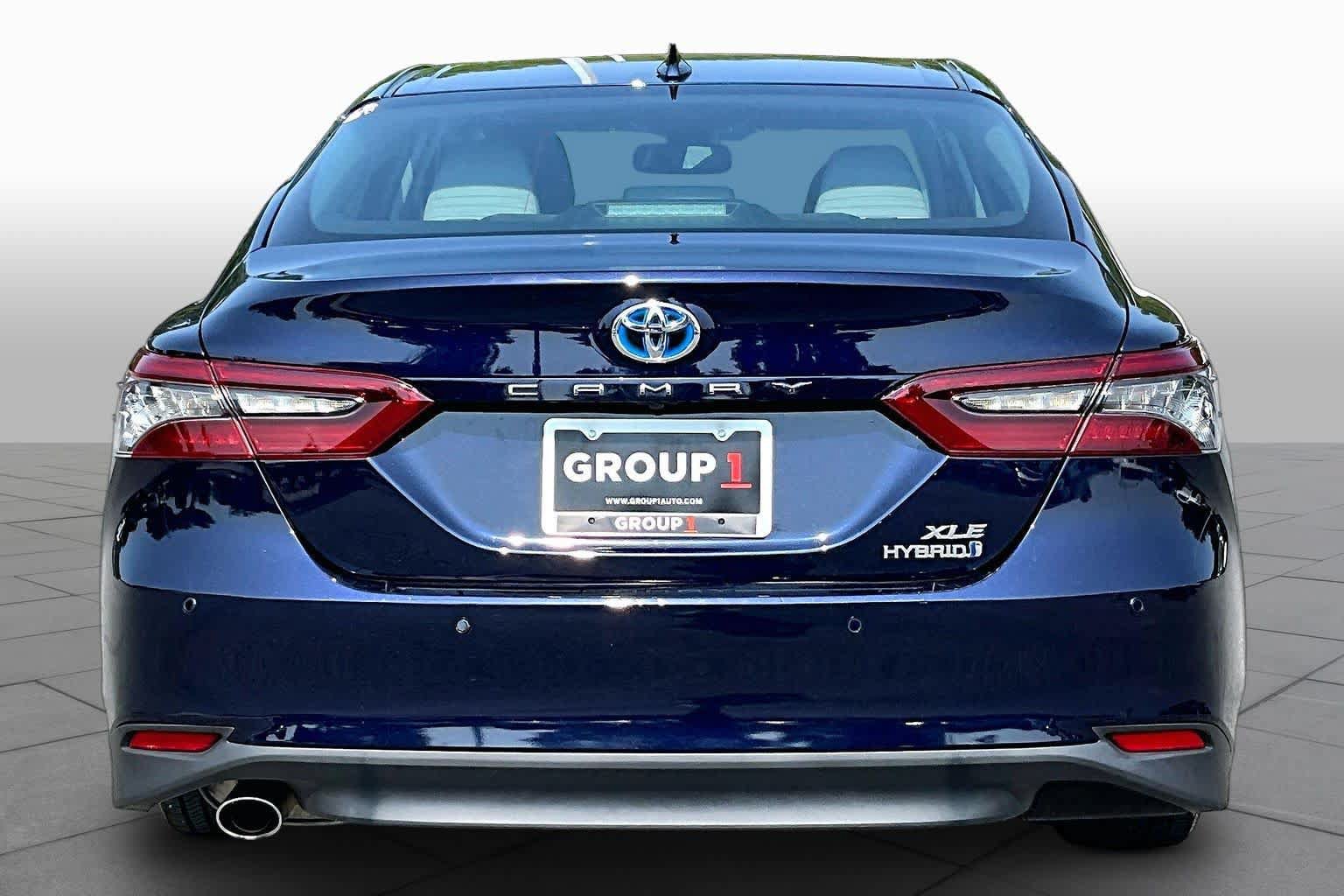 Used 2021 Toyota Camry XLE w/ Navigation Upgrade Package FWD image 5