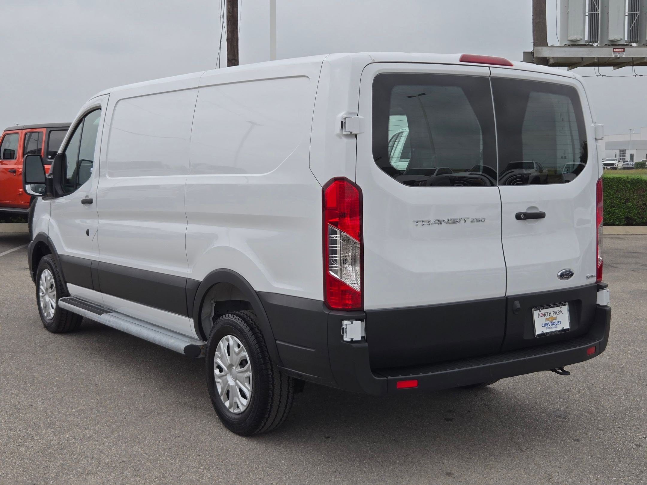 Used 2025 Ford Transit 250 Low Roof w/ Exterior Upgrade Package RWD image 5