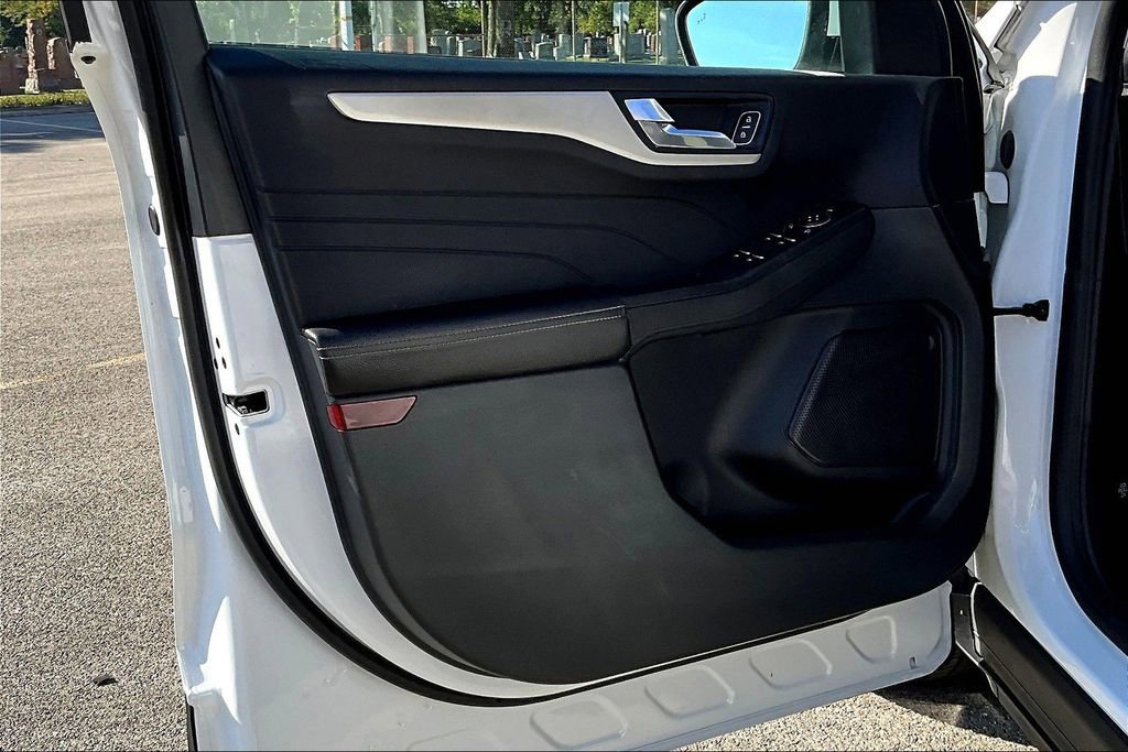 Certified 2021 Ford Escape SE image 21