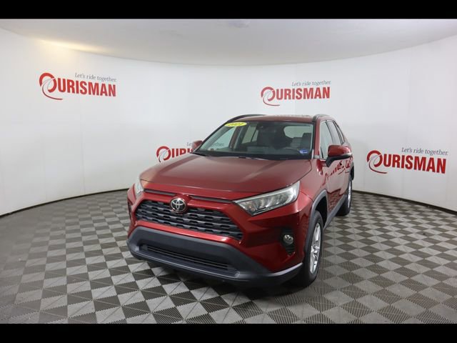 Used 2021 Toyota RAV4 XLE w/ Convenience Package image 2