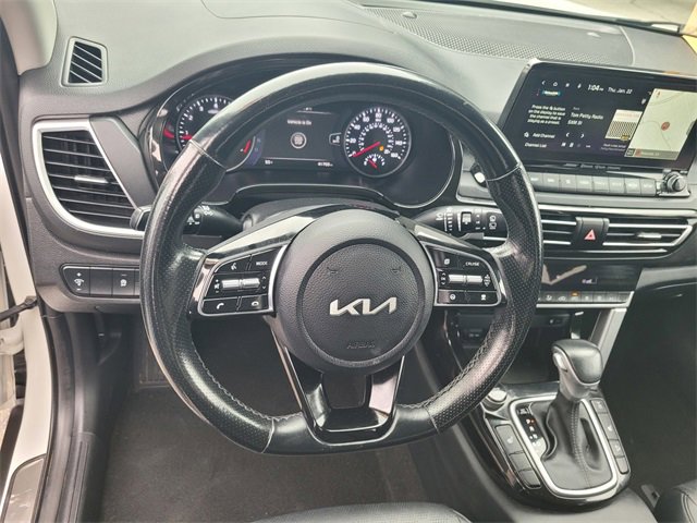 Used 2023 Kia Seltos SX image 30