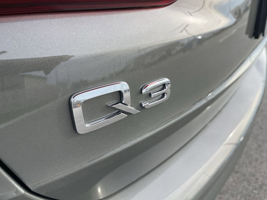 Used 2025 Audi Q3 2.0T Premium image 12