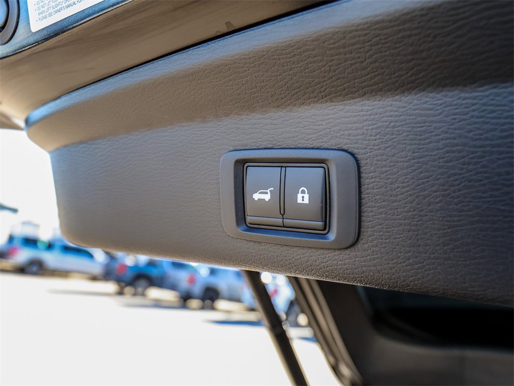 Used 2023 Mitsubishi Outlander SE image 13