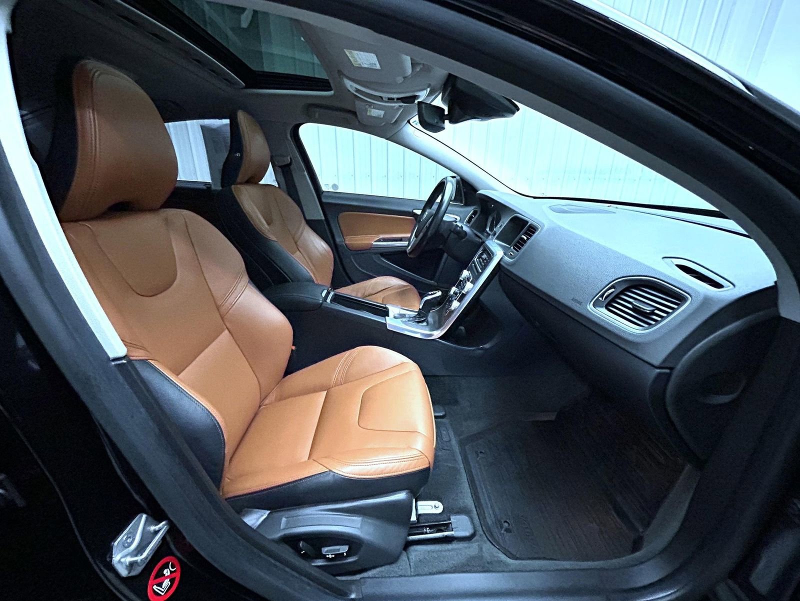 Used 2016 Volvo S60 T5 Premier w/ Climate Package image 15