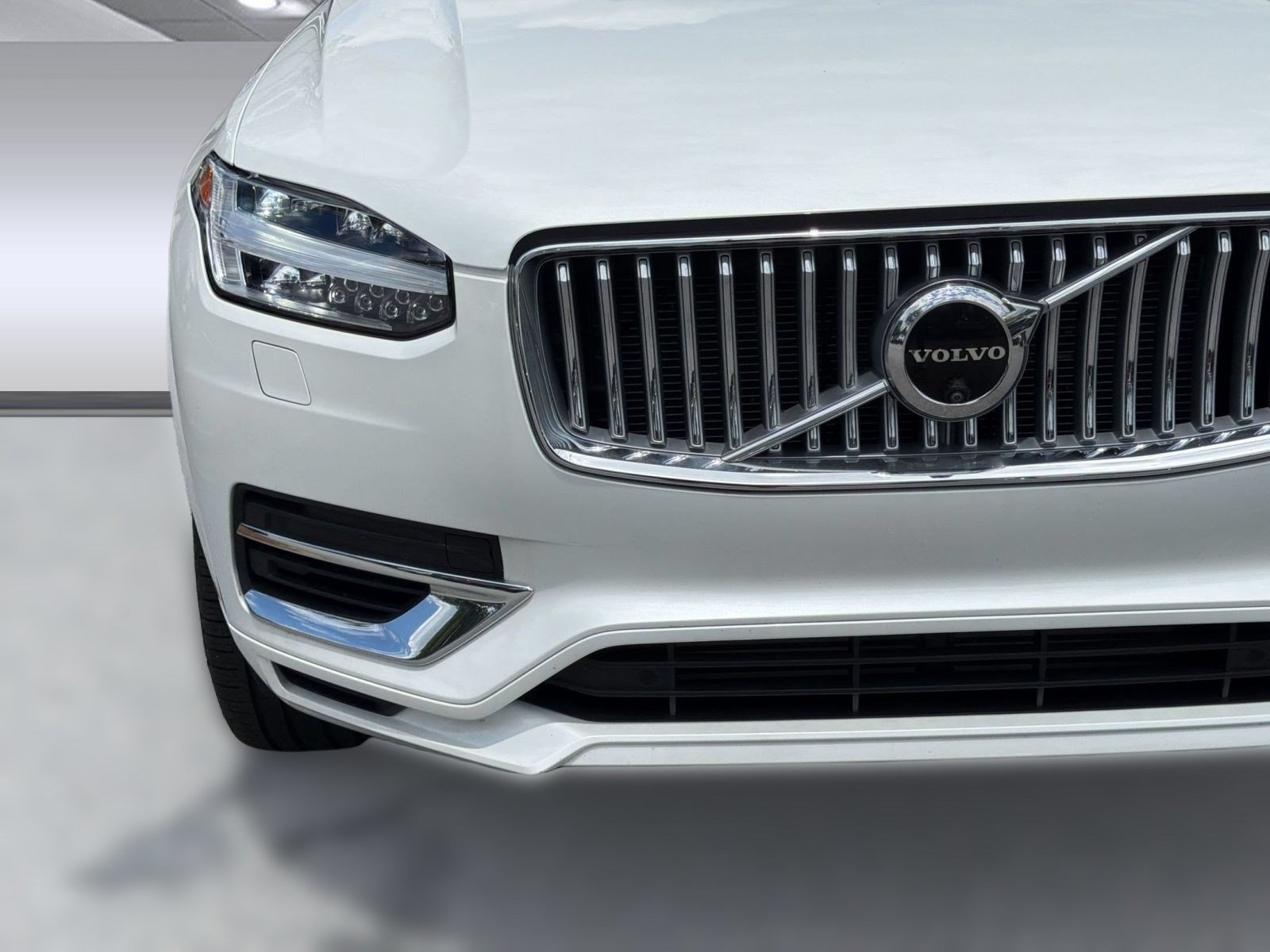 Certified 2024 Volvo XC90 T8 Ultimate w/ Protection Package Premier AWD/4WD image 29