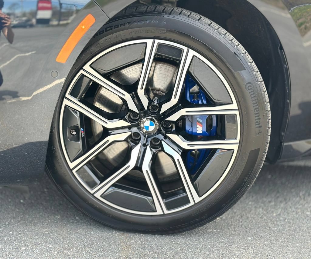 Certified 2023 BMW 760i xDrive w/ Parking Assistance Package AWD/4WD image 2