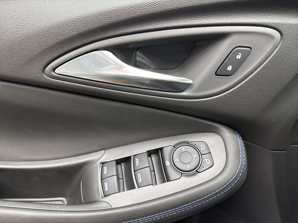 New 2026 Buick Encore GX Sport Touring image 8