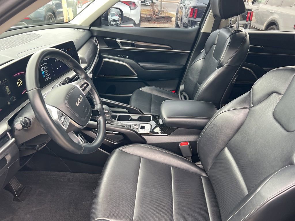 Certified 2024 Kia Telluride LX image 4