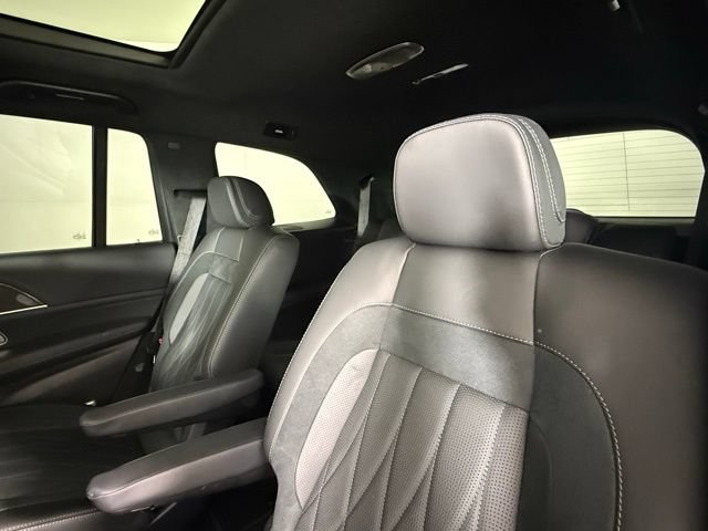 Used 2025 Mercedes-Benz GLS 63 AMG 4MATIC image 25