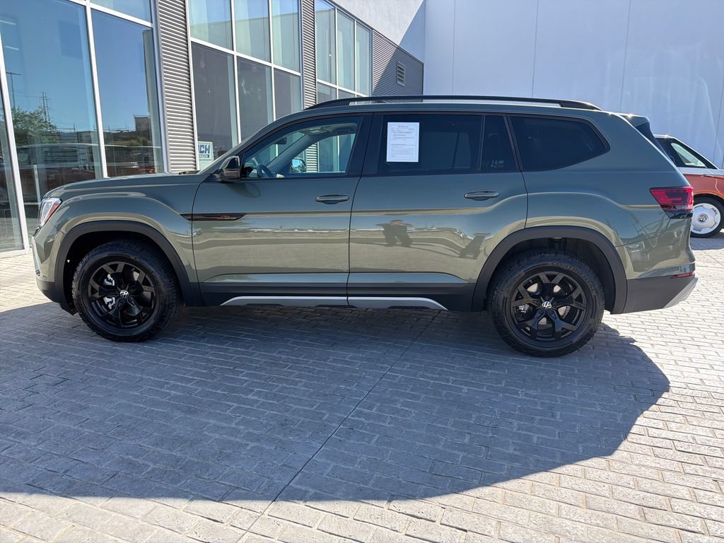 Certified 2026 Volkswagen Atlas Peak Edition AWD/4WD image 3
