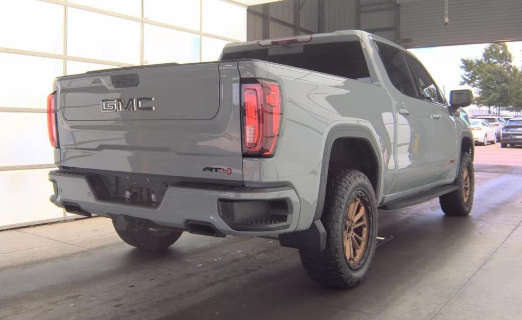 Used 2024 GMC Sierra 1500 AT4 w/ Technology Package AWD/4WD image 10