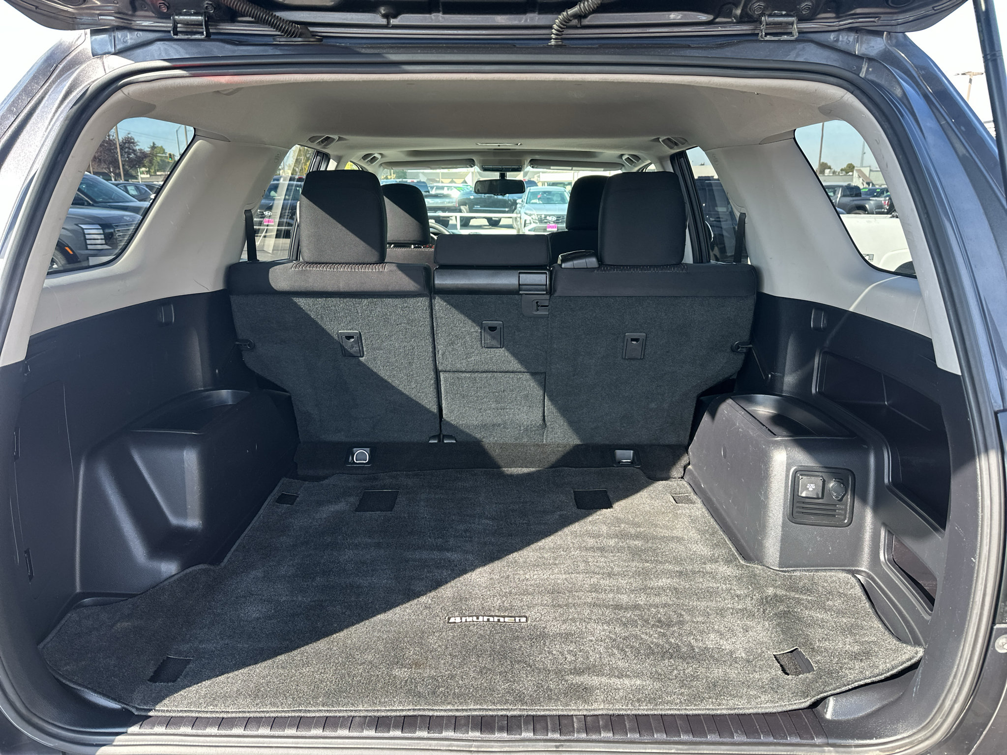 Used 2013 Toyota 4Runner SR5 w/ Convenience Pkg AWD/4WD image 11