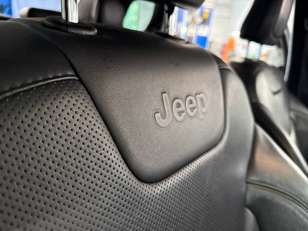 Used 2020 Jeep Cherokee Limited FWD image 31