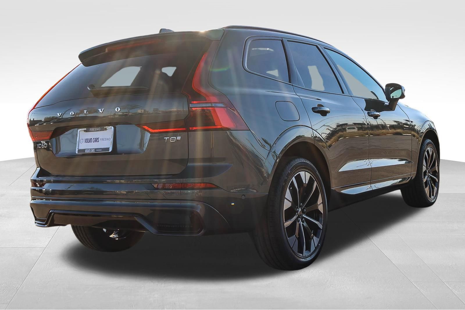 New 2026 Volvo XC60 T8 Plus w/ Climate Package image 5