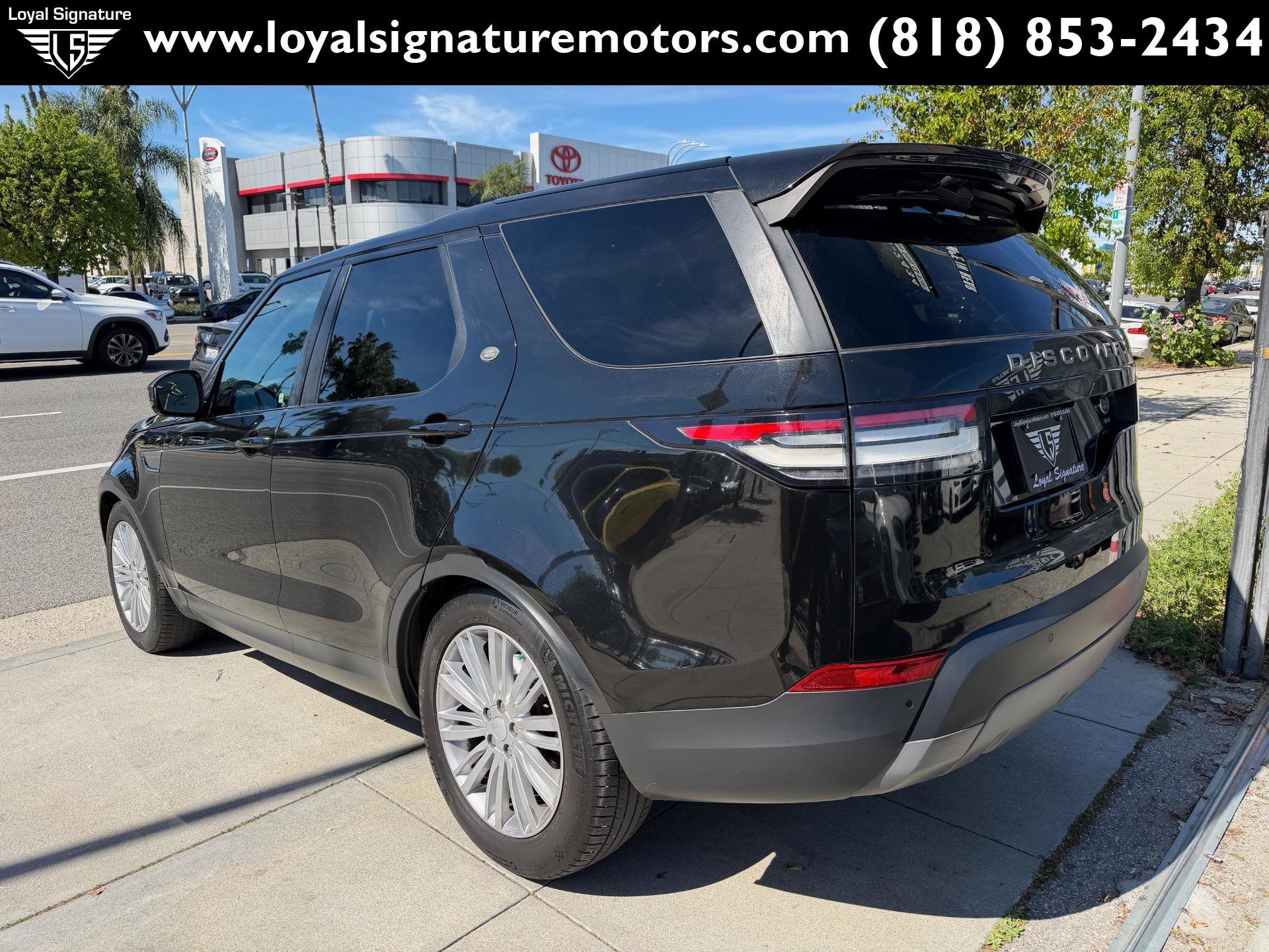 Used 2017 Land Rover Discovery SE image 5