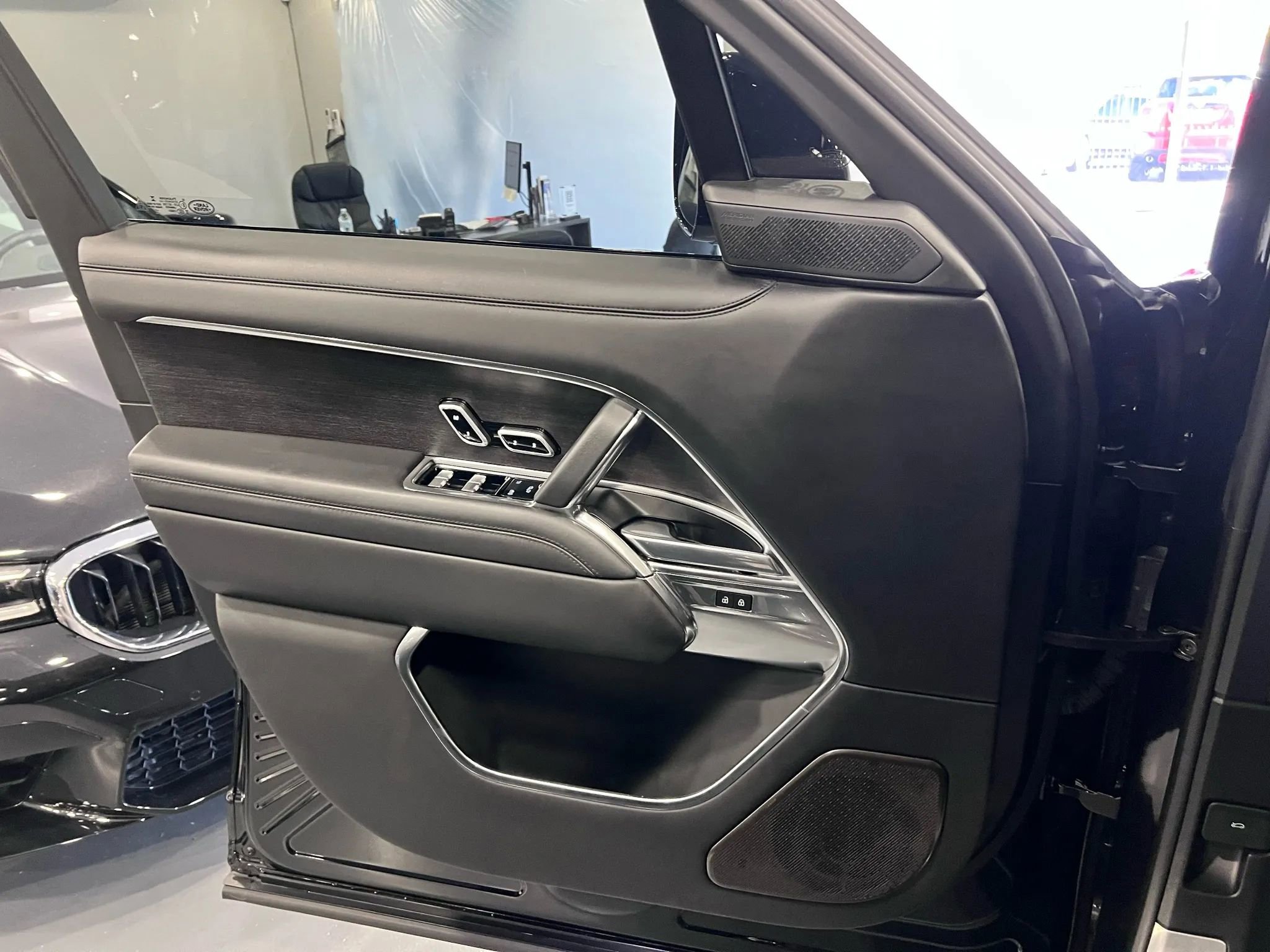 Used 2023 Land Rover Range Rover Long Wheelbase Autobiography image 51