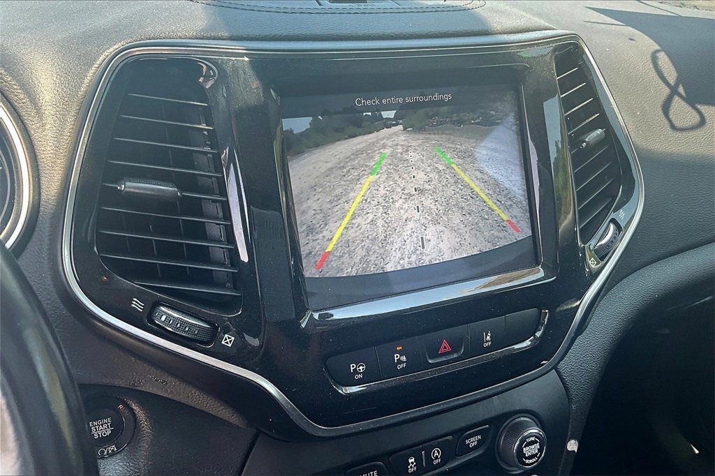 Used 2021 Jeep Cherokee Limited image 17