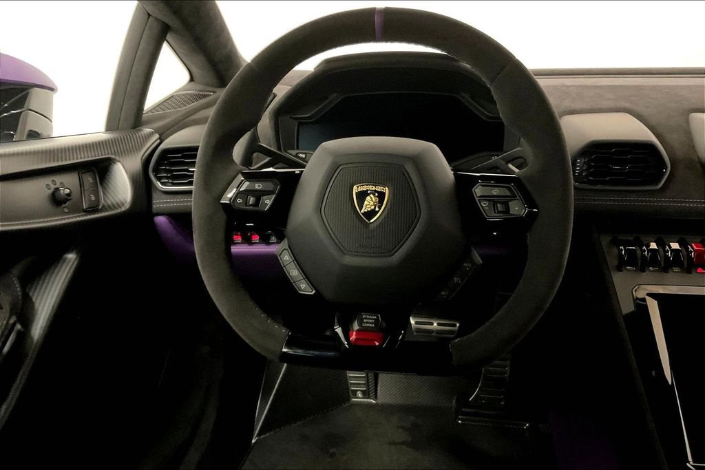 Used 2024 Lamborghini Huracan Tecnica image 9