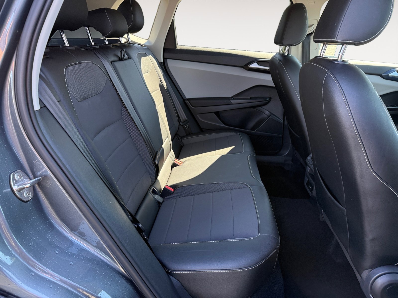 Used 2022 Volkswagen Taos SE image 18