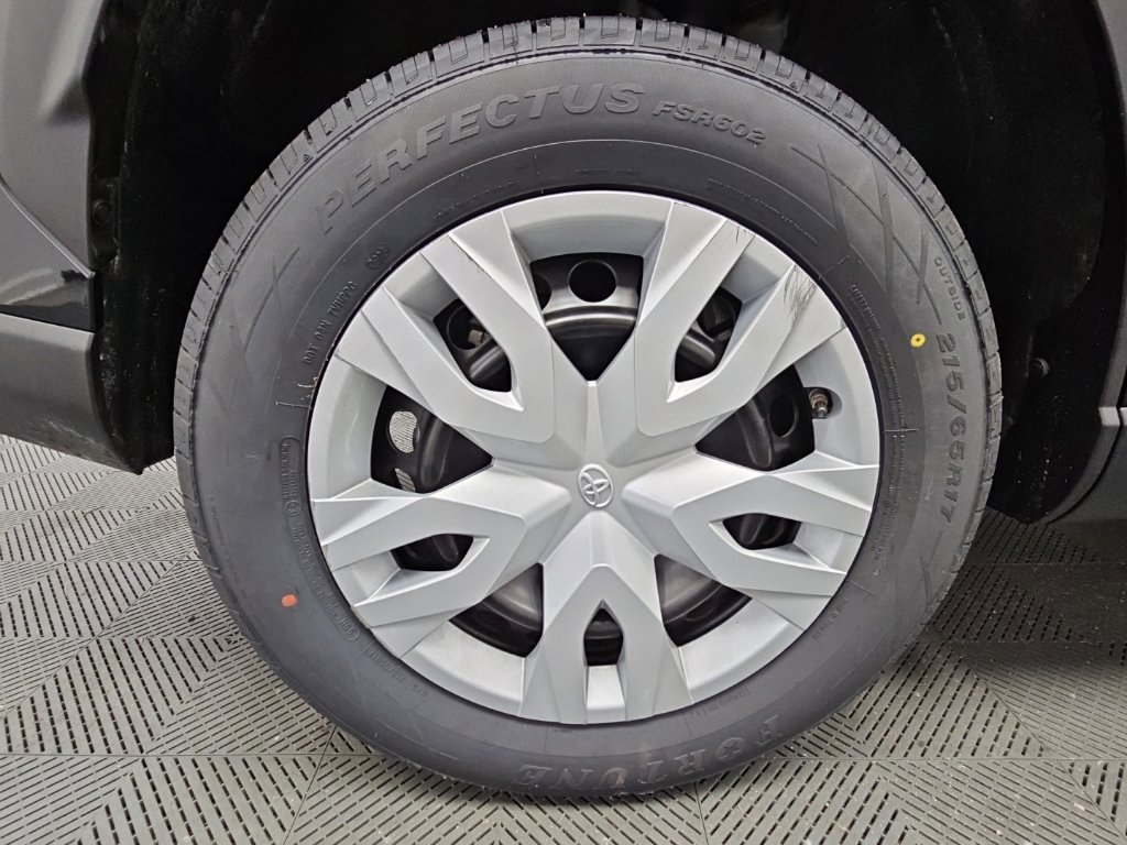 Used 2022 Toyota Corolla Cross L FWD image 45