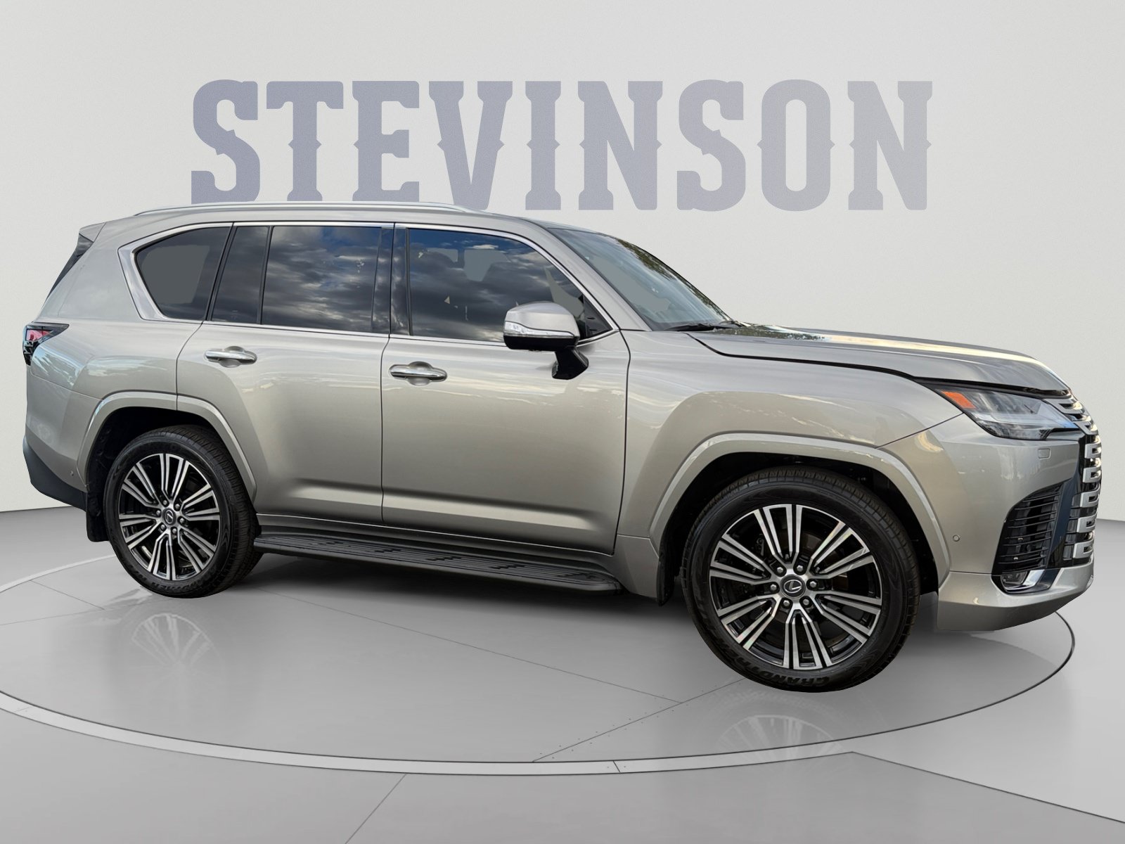 Used 2025 Lexus LX 700h Luxury w/ Accessory Package (Z1) AWD/4WD image 6